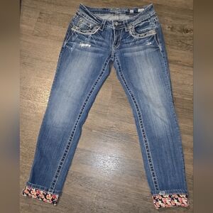 Miss Me Signature Cuffed Skinny Jeans Size 27 Rhinestone Embroidered Floral Pock